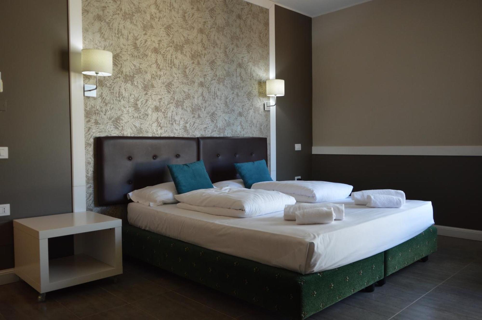 Blue Dream Hotel モンセーリチェ エクステリア 写真