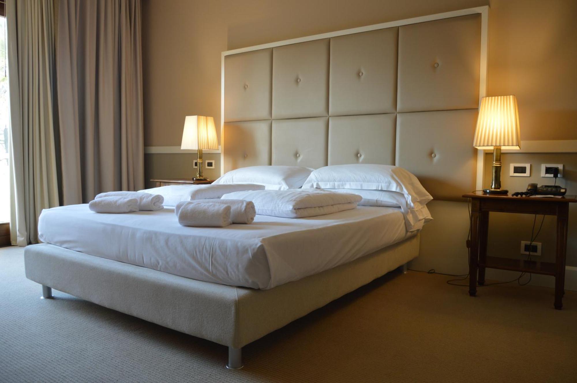 Blue Dream Hotel モンセーリチェ エクステリア 写真