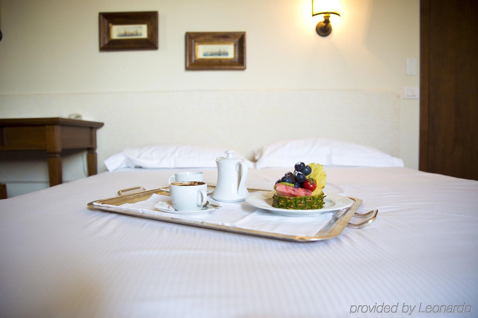 Blue Dream Hotel モンセーリチェ エクステリア 写真