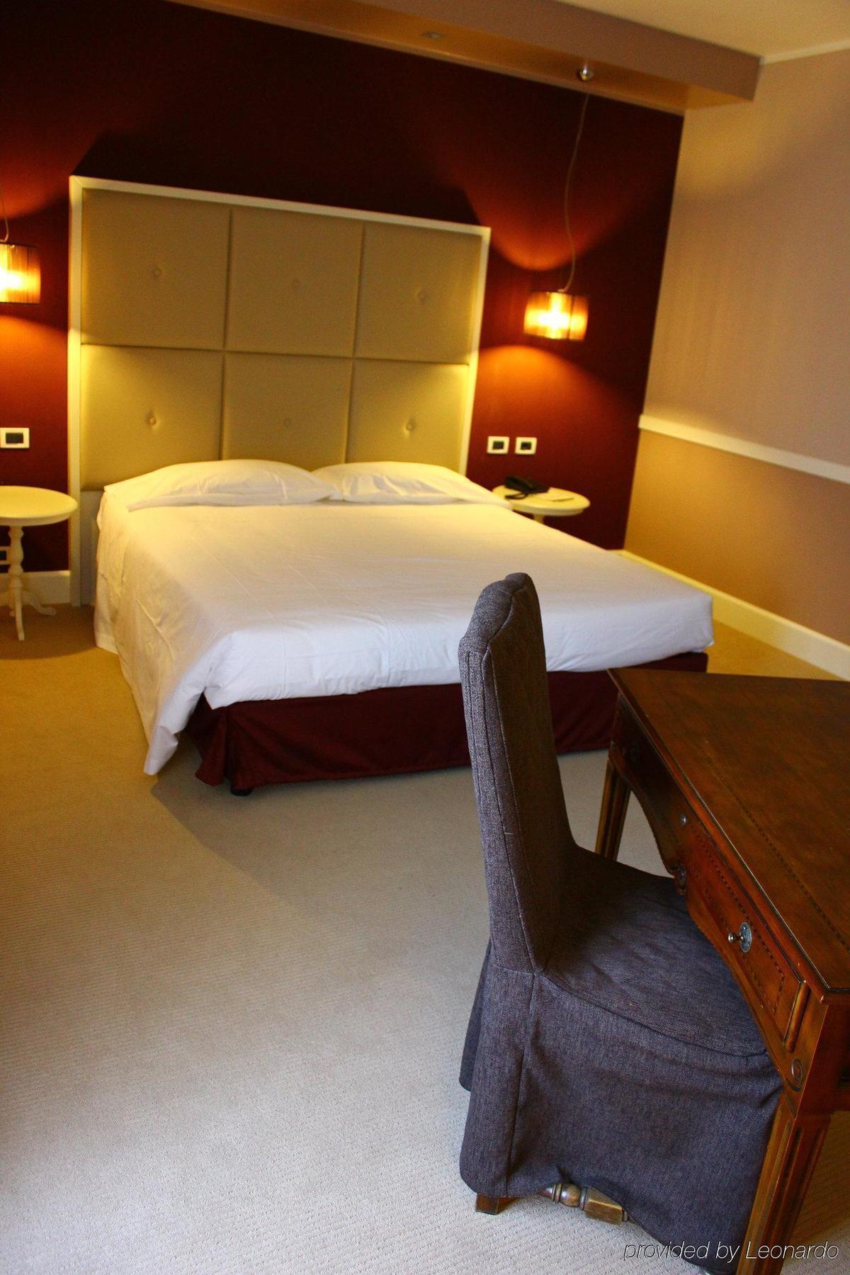 Blue Dream Hotel モンセーリチェ エクステリア 写真
