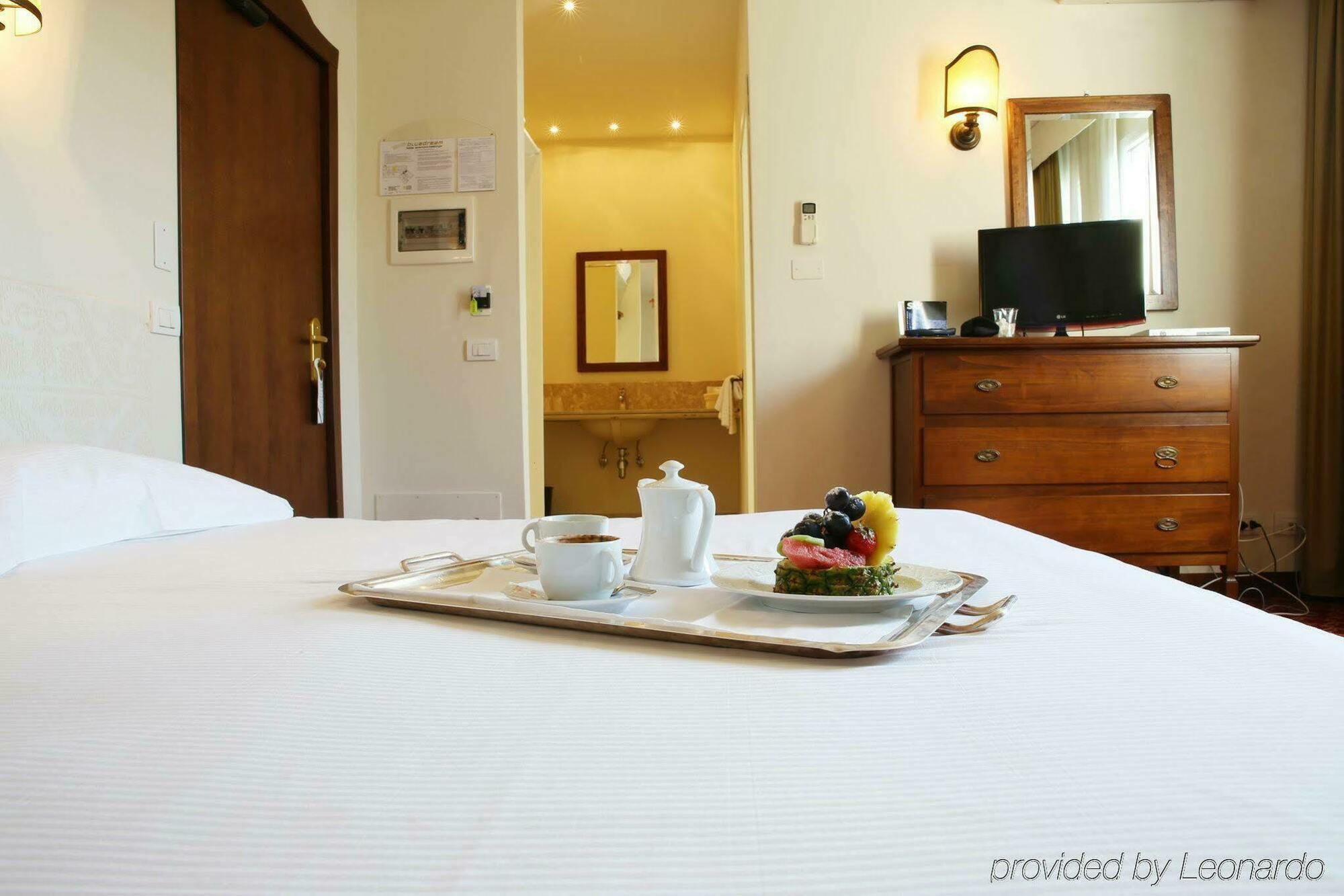 Blue Dream Hotel モンセーリチェ エクステリア 写真